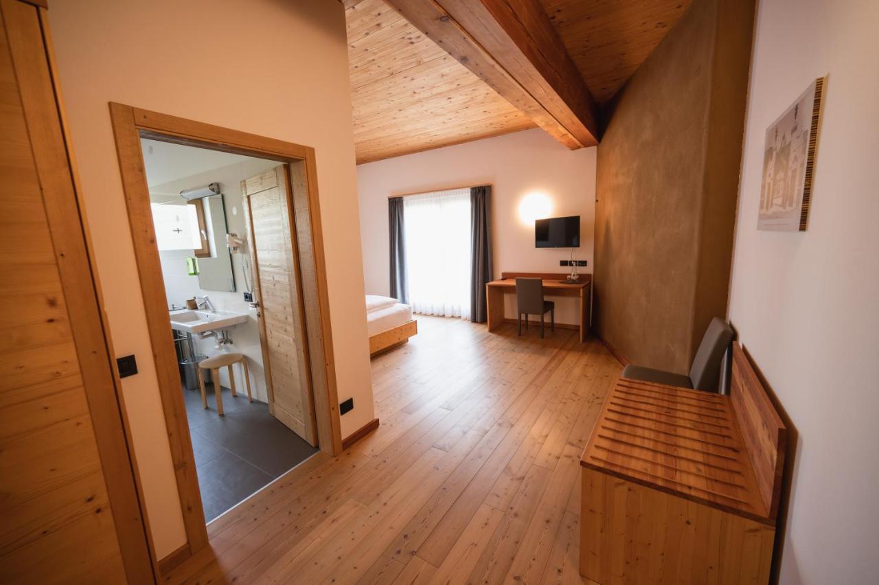 Garni Tuttotondo Hotel Levico Terme Room photo