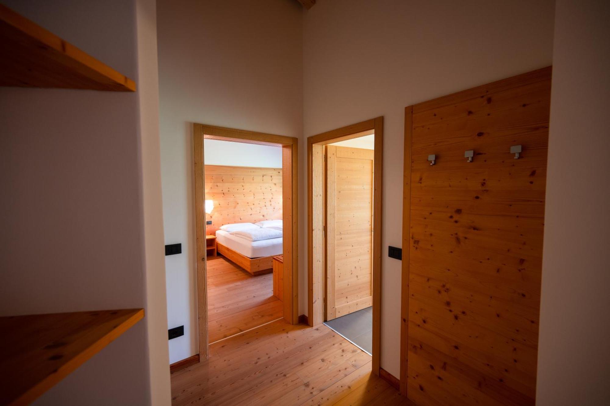 Garni Tuttotondo Hotel Levico Terme Room photo